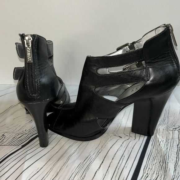 GUESS Peep Toe Double Buckle Straps Back Zip Heel Sandals Size 9 - Picture 6 of 12
